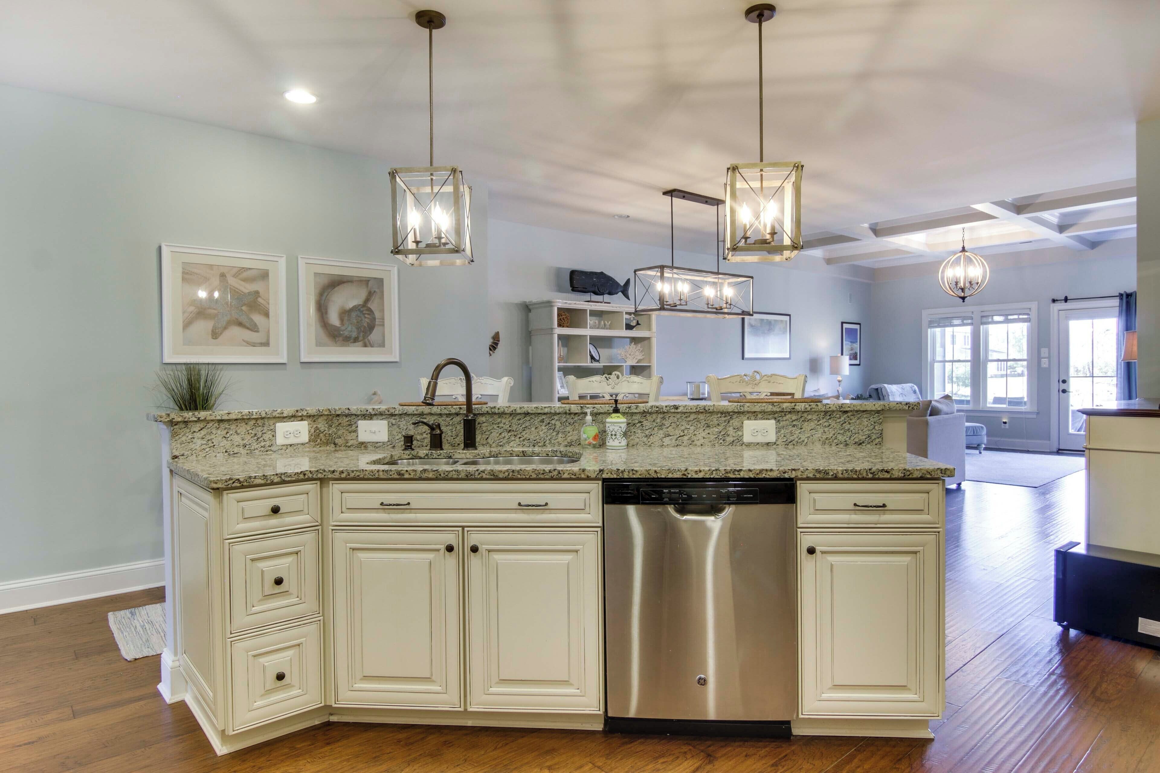 House (5 Bedrooms) | Interior