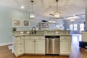 House (5 Bedrooms) | Interior - Shuttle to Beach: Ocean View Home w/ Patio (Ocean View)