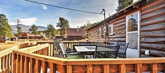 South Fork Log Cabin w/ Beautiful Mountain Views!