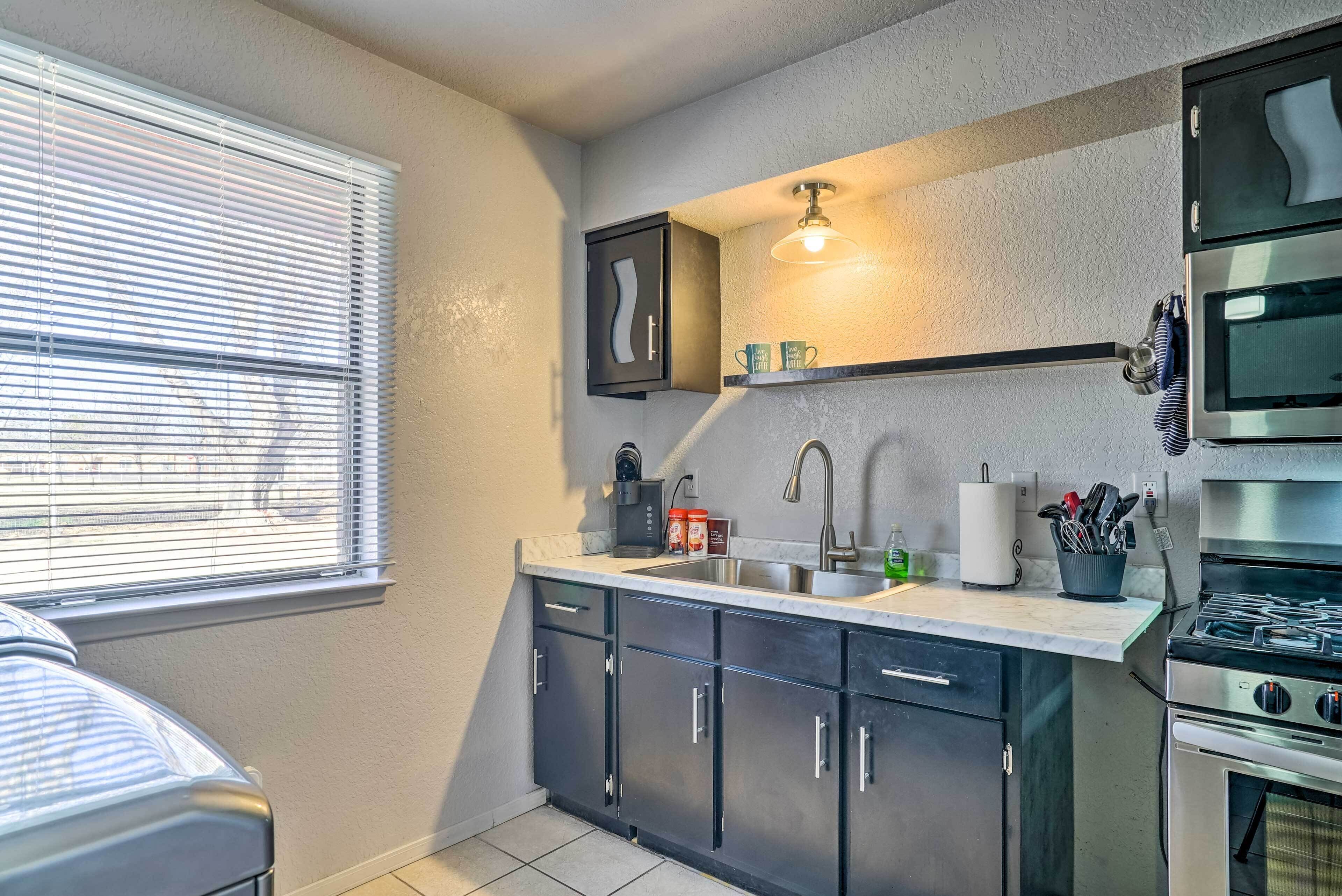 Cozy Las Cruces Apt on Pecan & Horse Farm!
