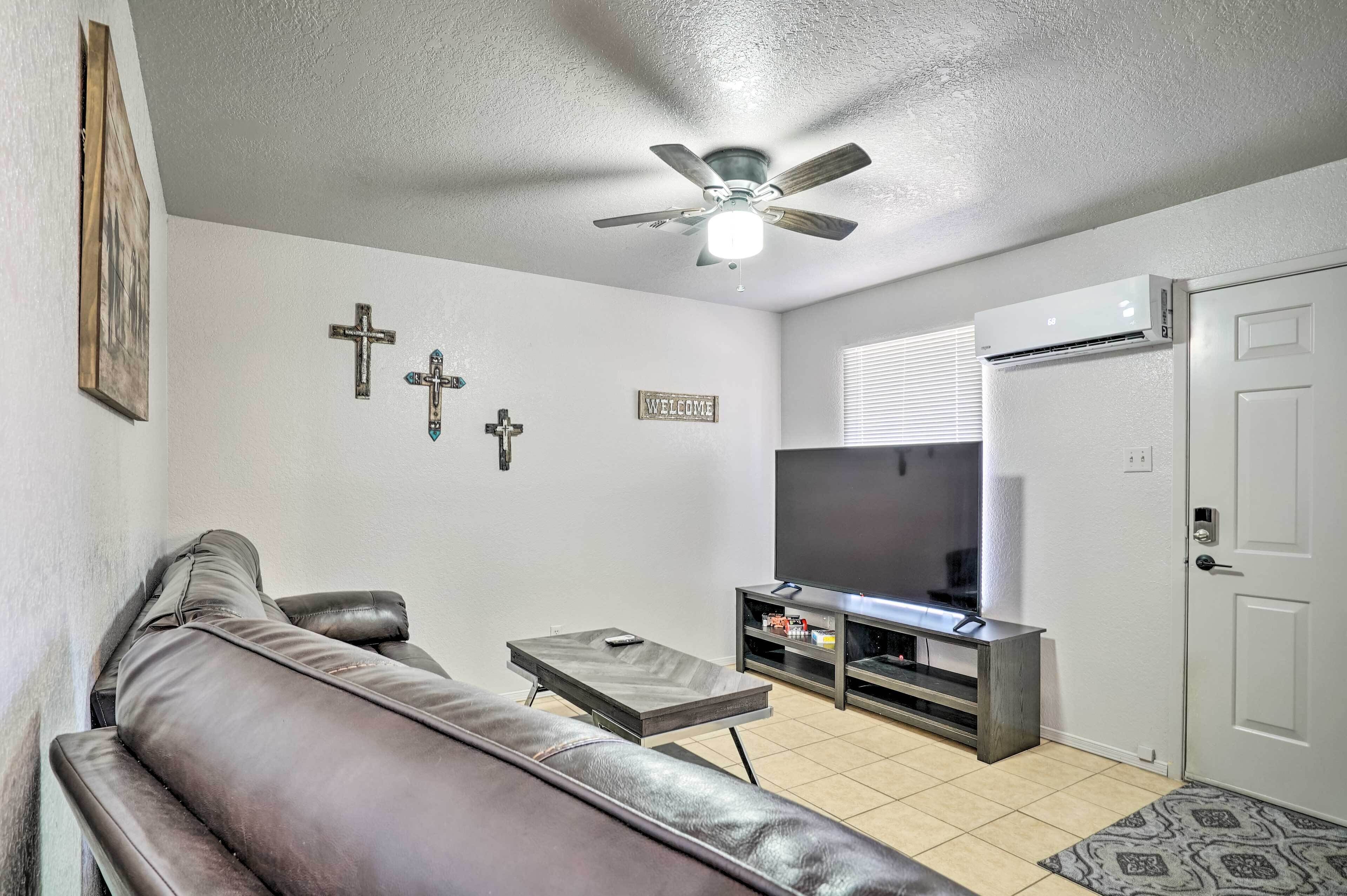 Cozy Las Cruces Apt on Pecan & Horse Farm!