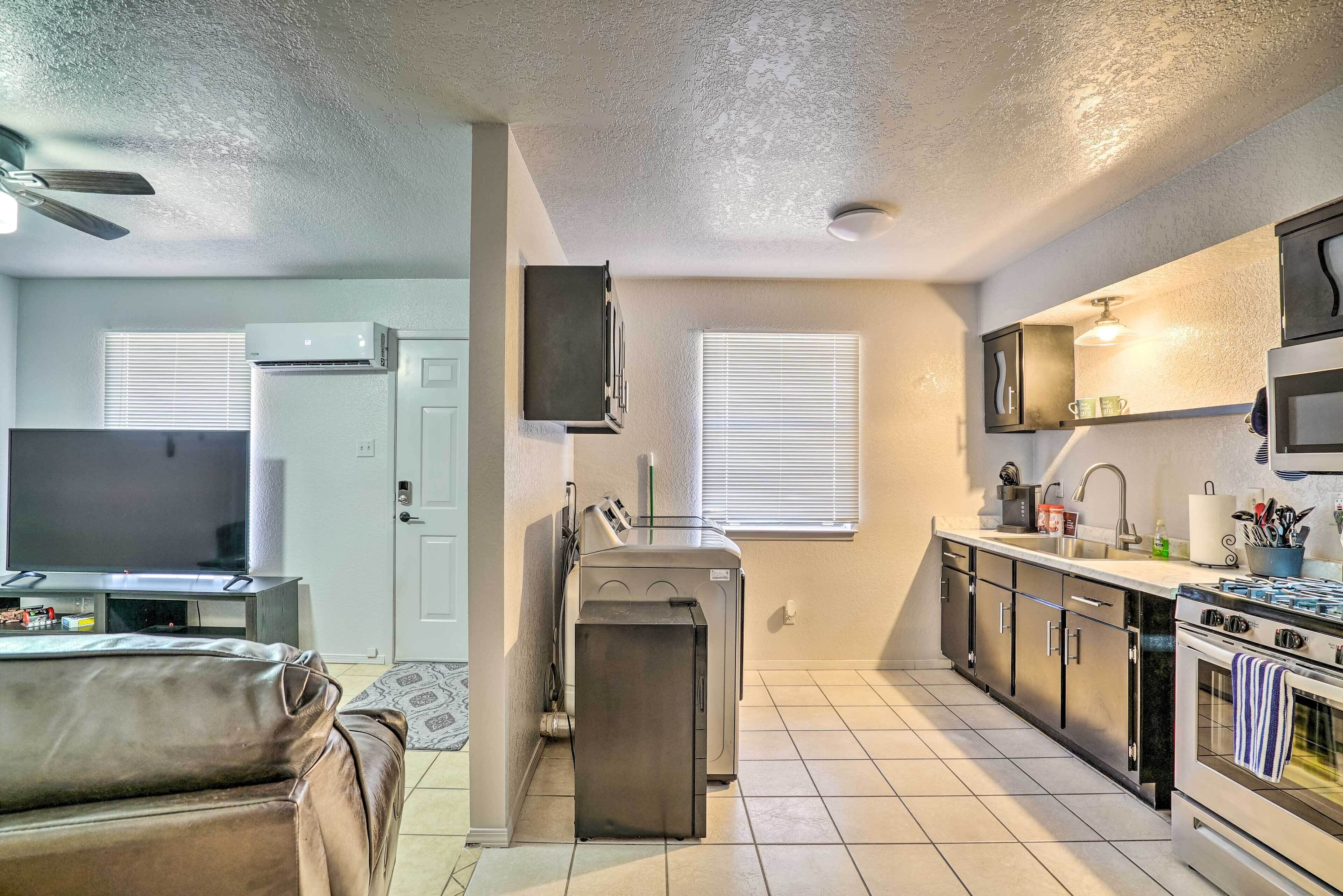 Cozy Las Cruces Apt on Pecan & Horse Farm!