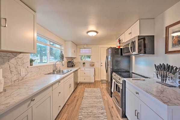 House (3 Bedrooms) | Interior