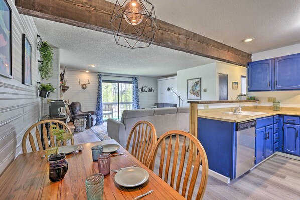 Apartment (2 Bedrooms) | Interior - Grand Lake Condo w/ Mountain Views: Walk to Lake! (Grand Lake)