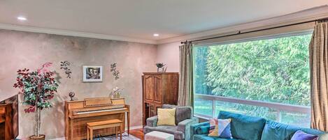 House (4 Bedrooms) | Interior