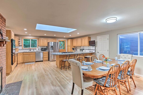 House (4 Bedrooms) | Interior - Cozy Washington Escape Near Hiking & Golfing! (University Place)