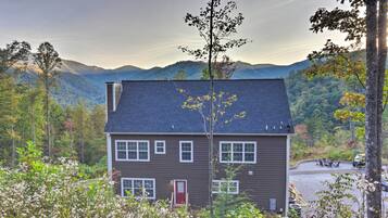 House (6 Bedrooms) | Front of property