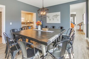 House (6 Bedrooms) | Interior - Family Holiday Retreat! Mtn-view Blue Ridge Home (Marion)