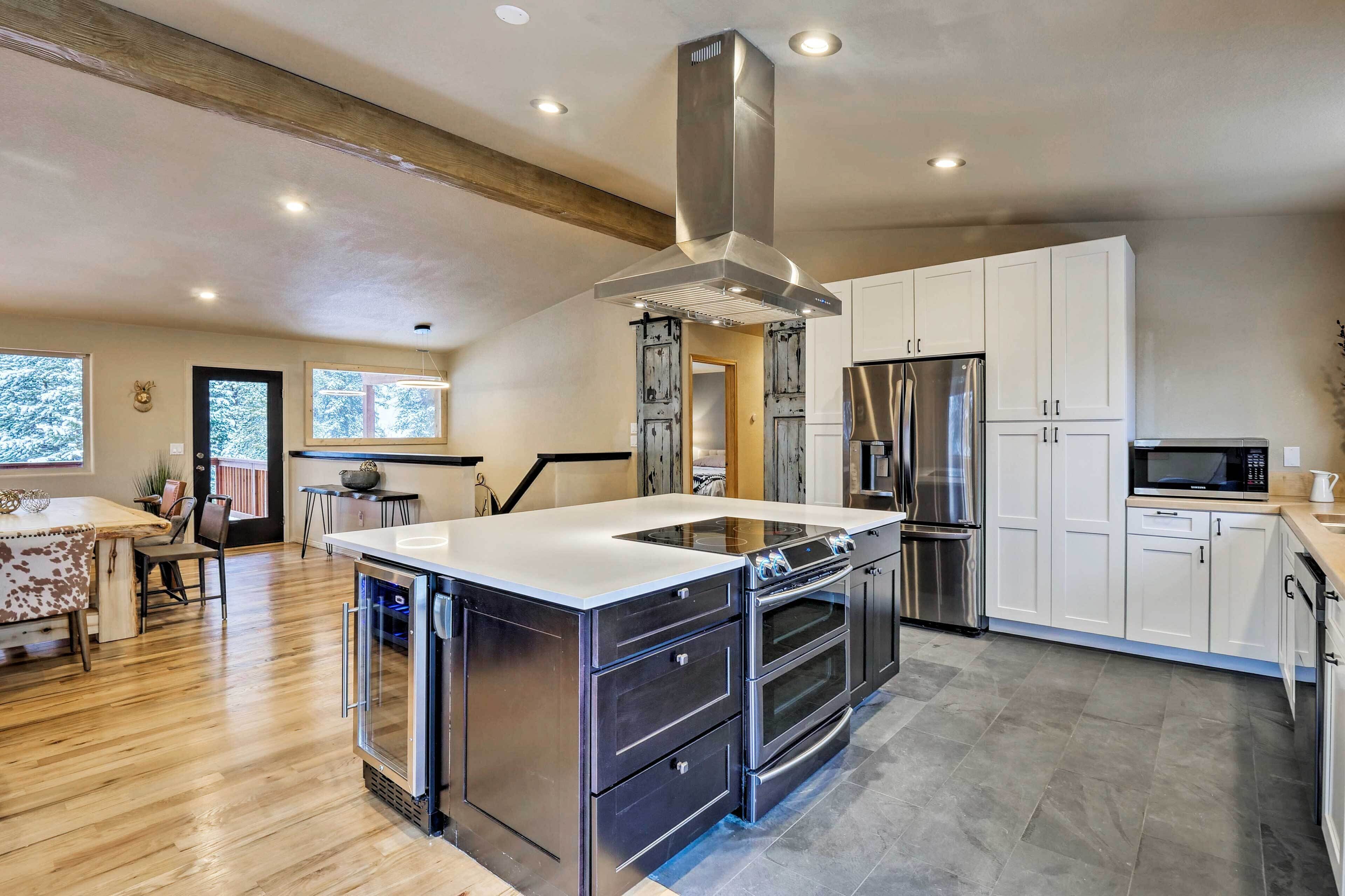 Secluded Mountainside Home W/mt Silverheels Views!