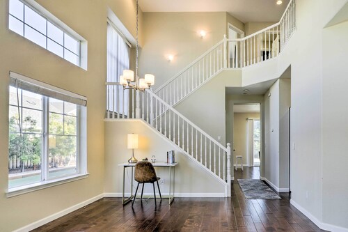 Wine Country Vacation Home w/ Fireplace!