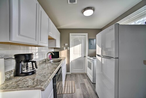 Completely Renovated Escape ~ 1 Mile to Downtown!