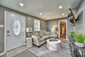 House (2 Bedrooms) | Front of property