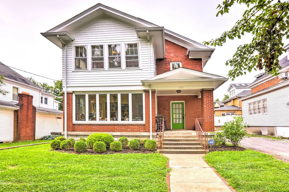'the Green Door' Lovely Apt-1 Block to DT Danville