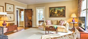 Lovely Apt, 1 Block to Downtown Danville