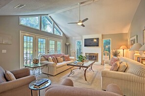 Interior - Charming Hilton Head Home on Quiet Street (Hilton Head Island)