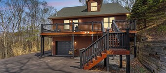 'the Eagles Nest at Alpine' Cabin w/ Fireplace!