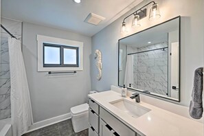 House (4 Bedrooms) | Interior - Naples Home w/ Patio < 1 Mi to Beaches! (Naples)