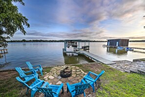 Front of property - Lakefront Home < 3 Miles to Historic Granbury! (Granbury)