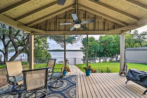 Lakefront Home < 3 Miles to Historic Granbury!