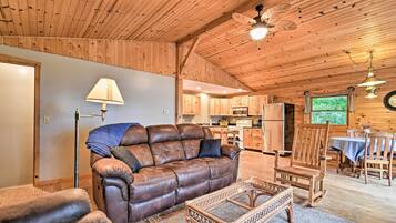 House (2 Bedrooms) | Interior