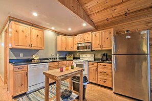 House (2 Bedrooms) | Interior