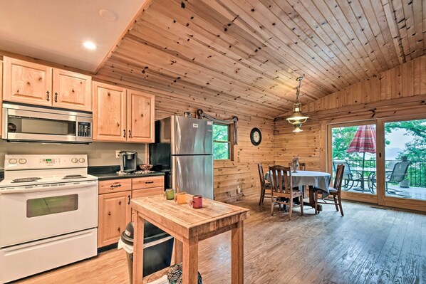 House (2 Bedrooms) | Interior