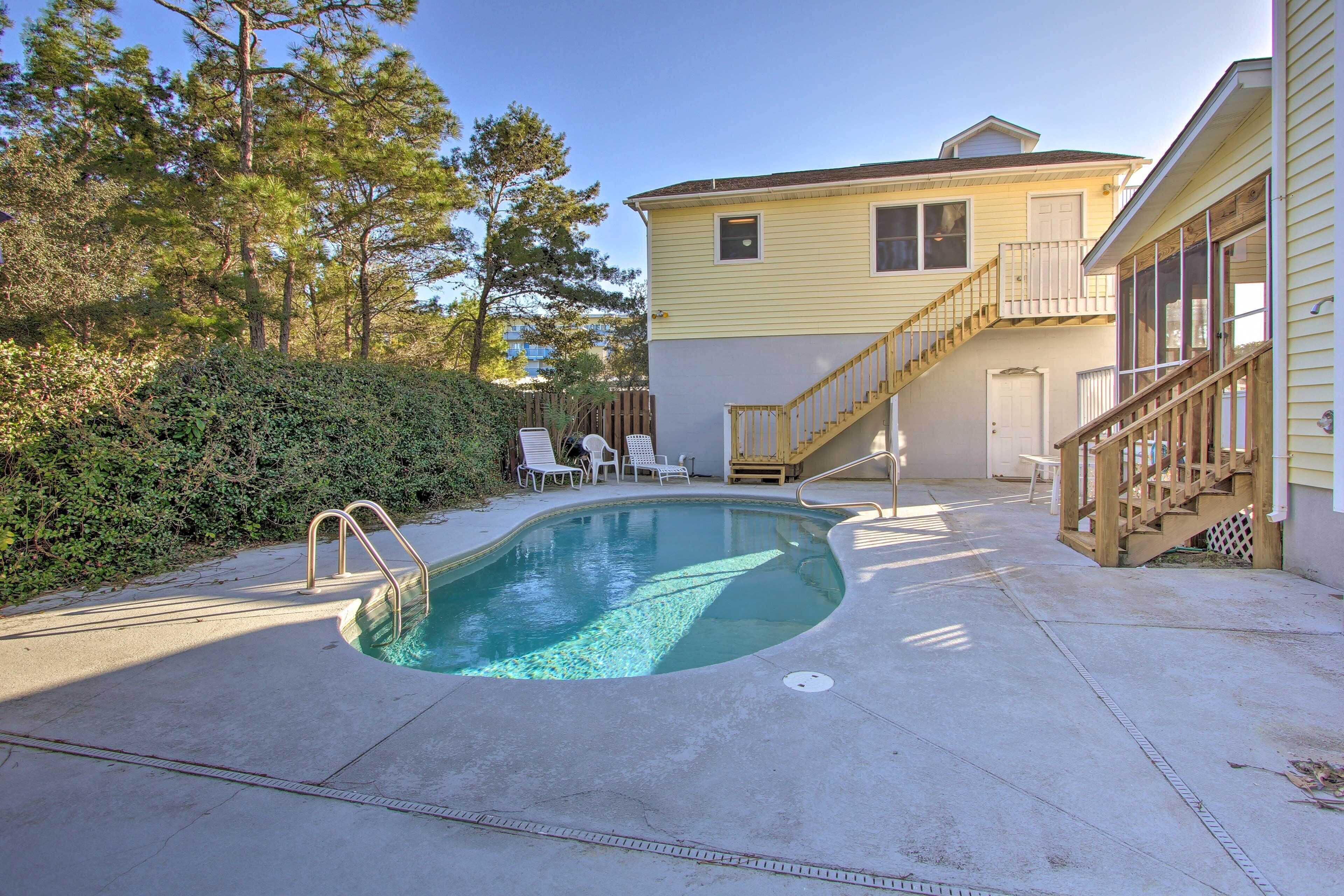 Family-friendly Home w/ Pool, Easy Walk to Beach!