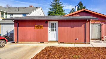 House (1 Bedroom) | Interior