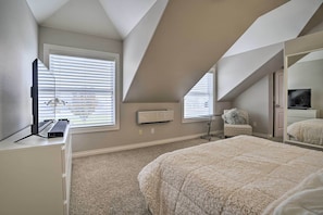 Apartment (2 Bedrooms) | Interior - Pasco Condo w/ Columbia River Views + Hot Tub (Pasco)