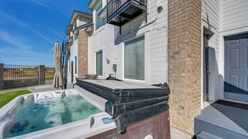 Căn hộ (2 Bedrooms) | Mặt tiền nơi lưu trú
