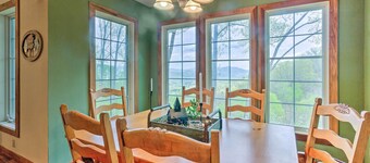 Pets Welcome: Quaint Blue Ridge Mountain Getaway!