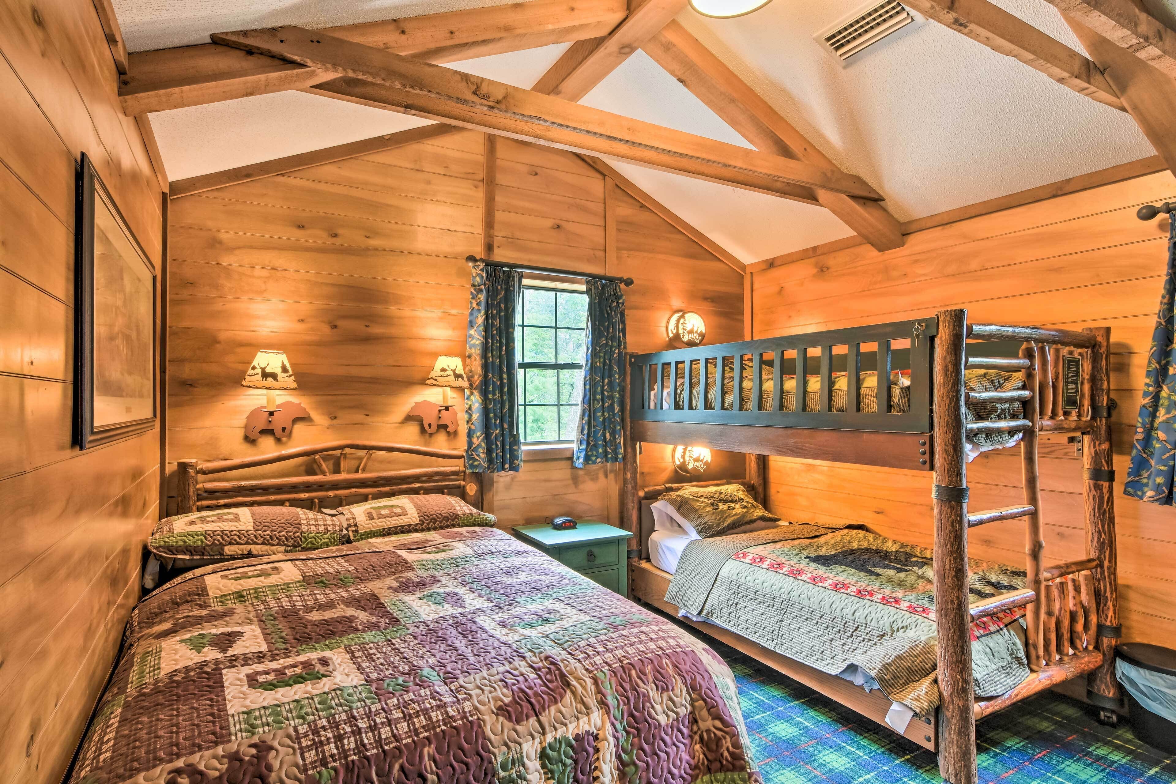 Cozy Nature Lovers' Dream Cabin w/ Fire Pit & Deck