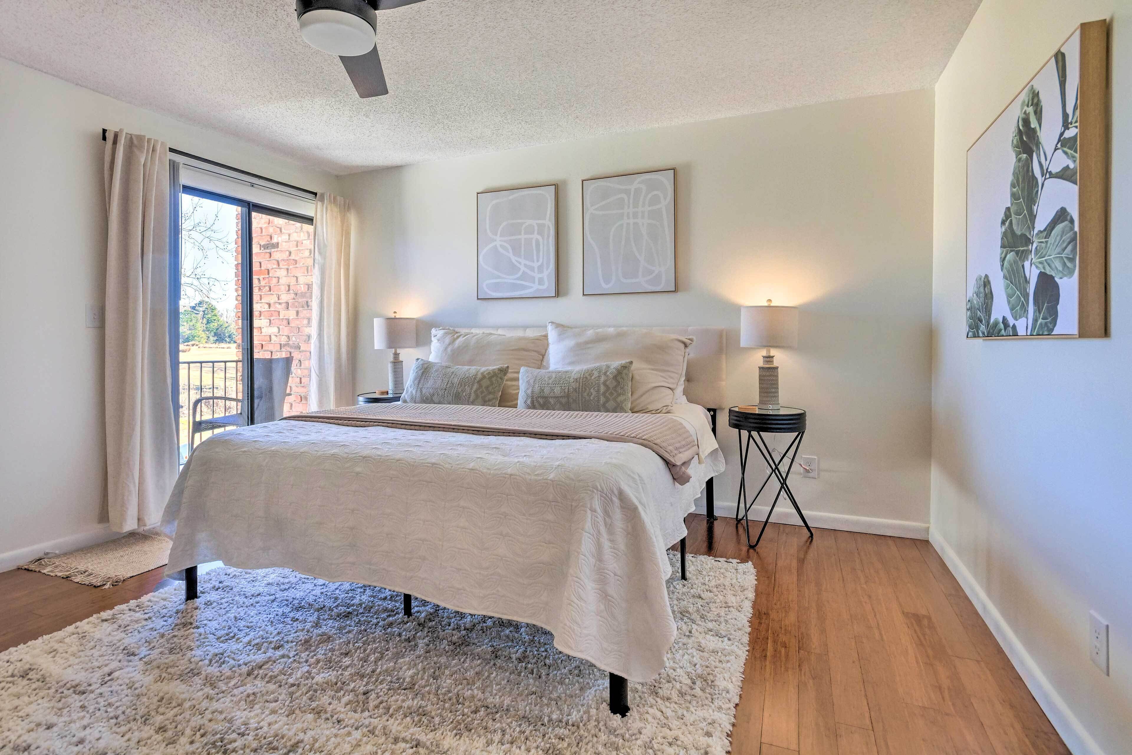 Pensacola Golf Course Getaway - 4 Mi to Beach