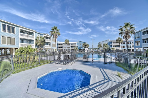 Apartment (2 Bedrooms) | Interior - Gulf Shores Condo: Private Balcony & Beach Views! (Gulf Shores)