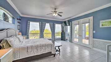 5 quartos, ferros/tábuas de passar roupa, berços grátis, roupa de cama