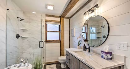Marietta Home w/ Private Hot Tub, Pool Table!