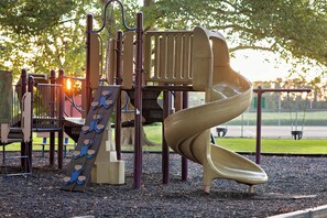 Cottage (3 Bedrooms) | Interior - Marietta Home w/ Private Hot Tub, Pool Table! (Maytown)