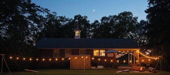 Marietta Home w/ Private Hot Tub, Pool Table!