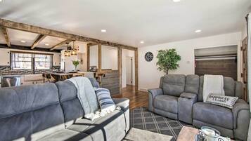 Cottage (3 Bedrooms) | Interior