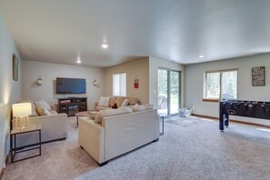 House (5 Bedrooms) | Interior