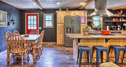 Hike On-site: Classic Cabin Nature Retreat