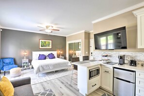 Apartment (0 Bedroom) | Interior