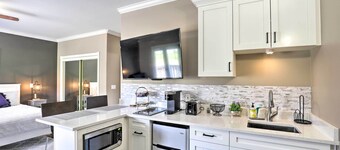 Peaceful Midway Studio w/ Mountain + Golf Views!