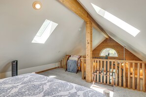 House (1 Bedroom) | Interior - Hillside Cabin on 43 Acres w/ Private Lake & View! (Defiance)