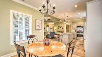 ุงูู
ูุดุฃุฉ ู
ู ุงูุฏุงุฎู