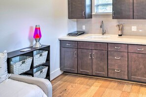 Apartment (0 Bedroom) | Interior - Central & Cozy Houston Studio - Pets Welcome! (Houston)