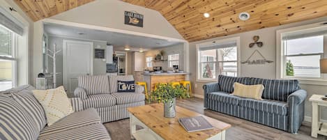 Cottage (2 Bedrooms) | Interior