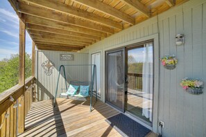 Interior - Unwind Fireside: Ozark Mtn Condo w/ Resort Perks! (Branson West)