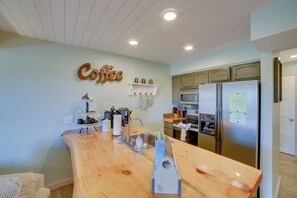 Interior - Unwind Fireside: Ozark Mtn Condo w/ Resort Perks! (Branson West)