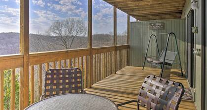 Ozark Mountain Condo ~ 2 Mi to Silver Dollar City!